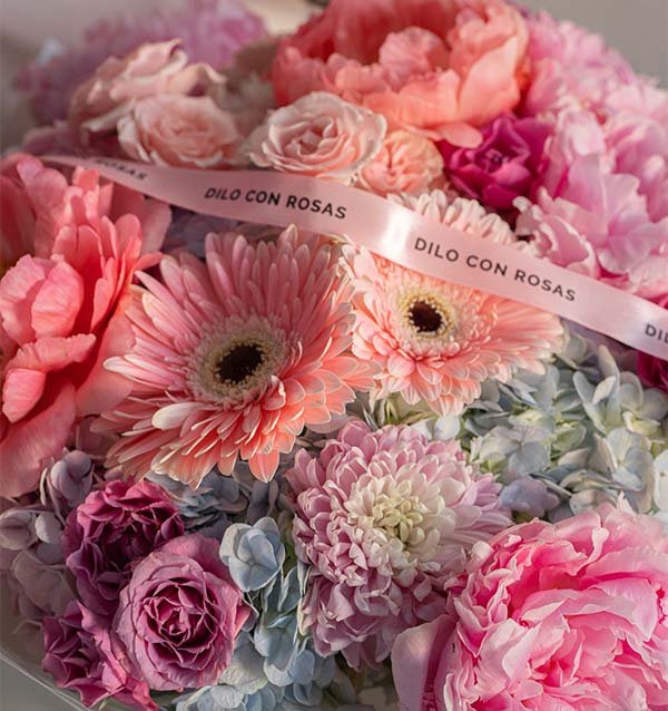 Mixed flower bouquet with pink gerberas and roses Rosesland USA